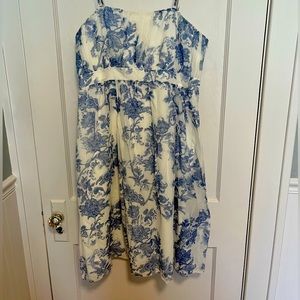 Gap dress perfect for weddings, Easter or vacation.